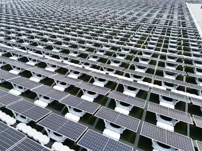 Sistema de montaje solar flotante
